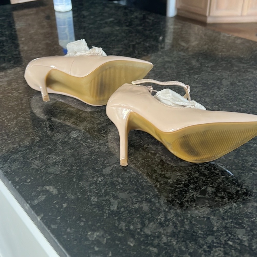 Heels - Picture 5 of 9